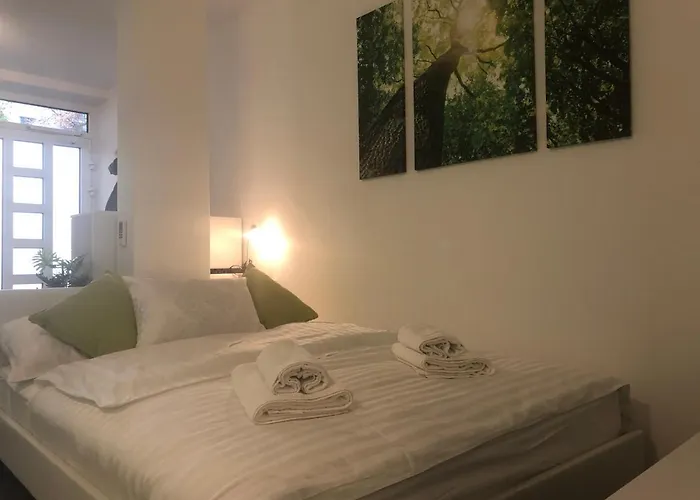 Luxury Central Studio Under The Castle