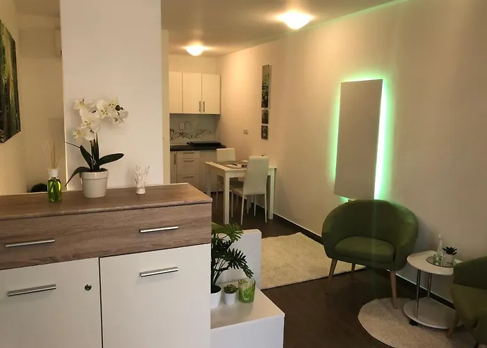 Luxury Central Studio Under The Castle Appartamento Lubiana