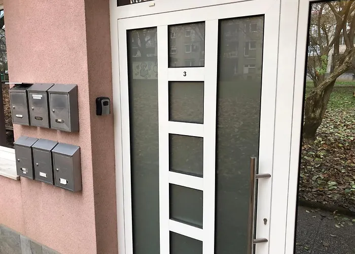 Luxury Central Studio Under The Castle Appartamento Lubiana